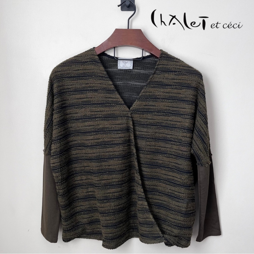 Chalet et ceci V-Neck Textured Woven Top